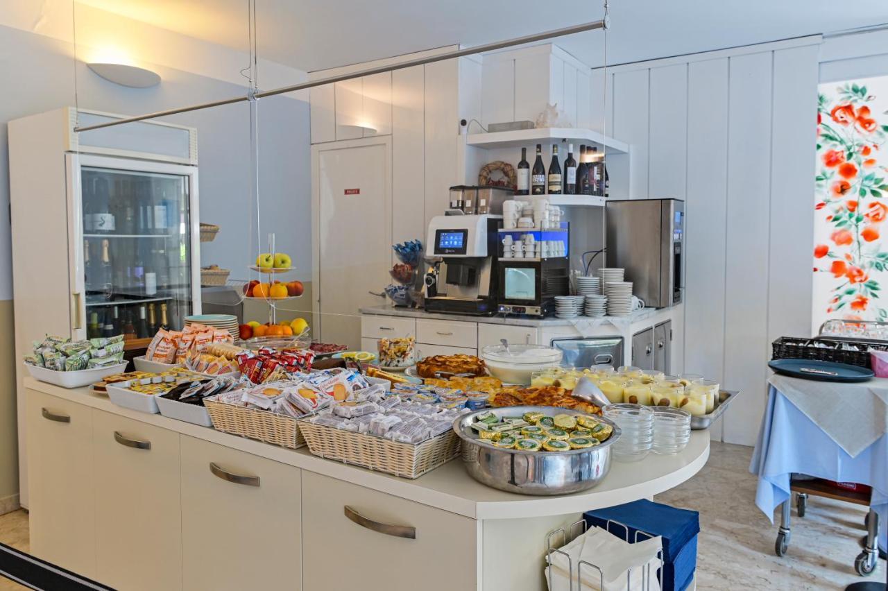 Hotel Delle Rose San Bartolomeo Al Mare Ngoại thất bức ảnh