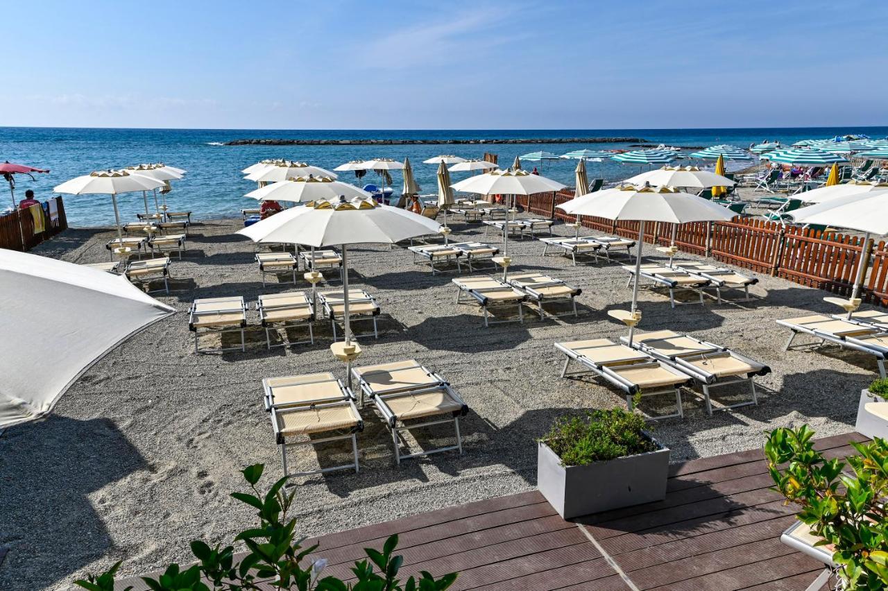 Hotel Delle Rose San Bartolomeo Al Mare Ngoại thất bức ảnh