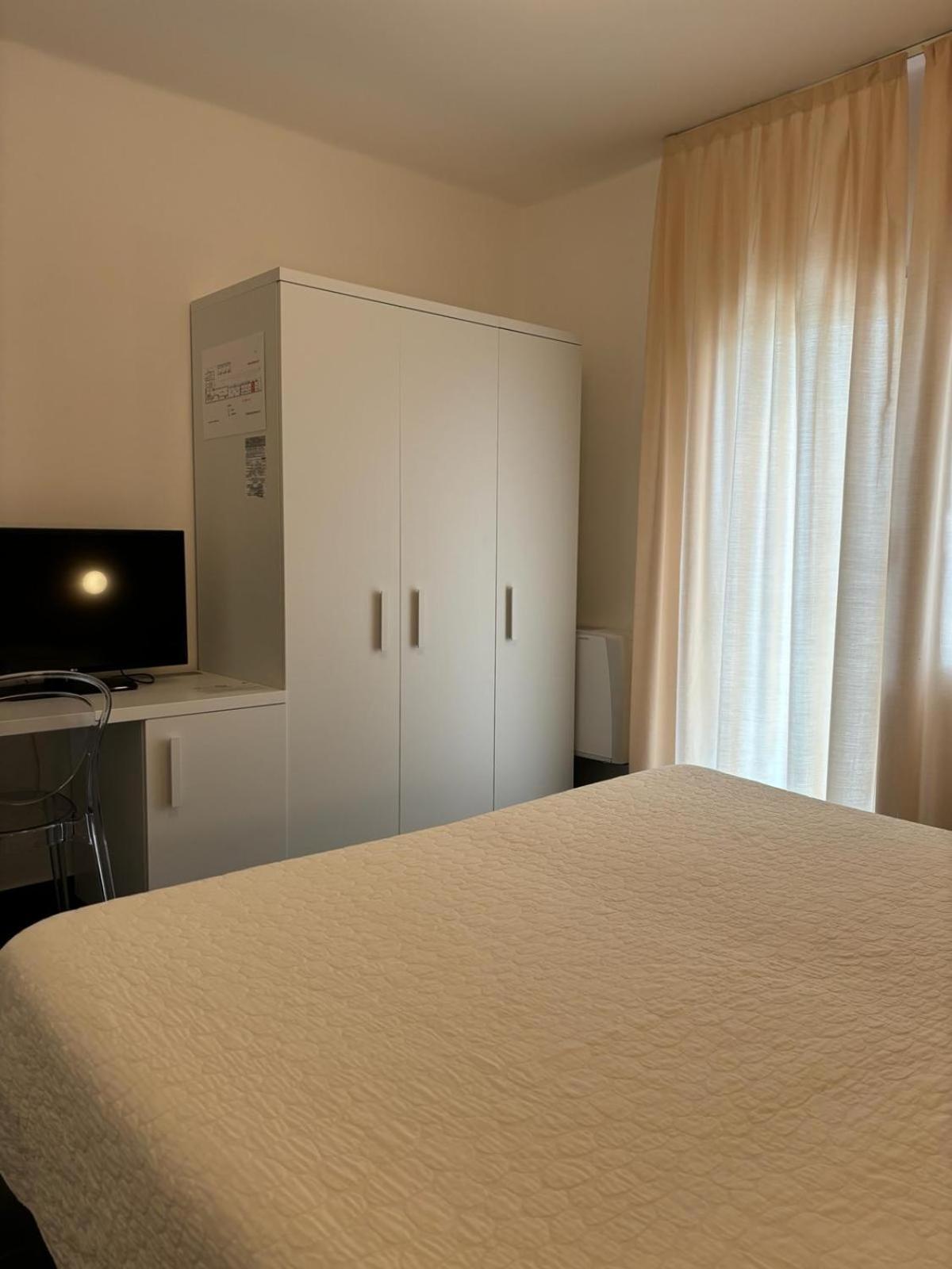Hotel Delle Rose San Bartolomeo Al Mare Ngoại thất bức ảnh