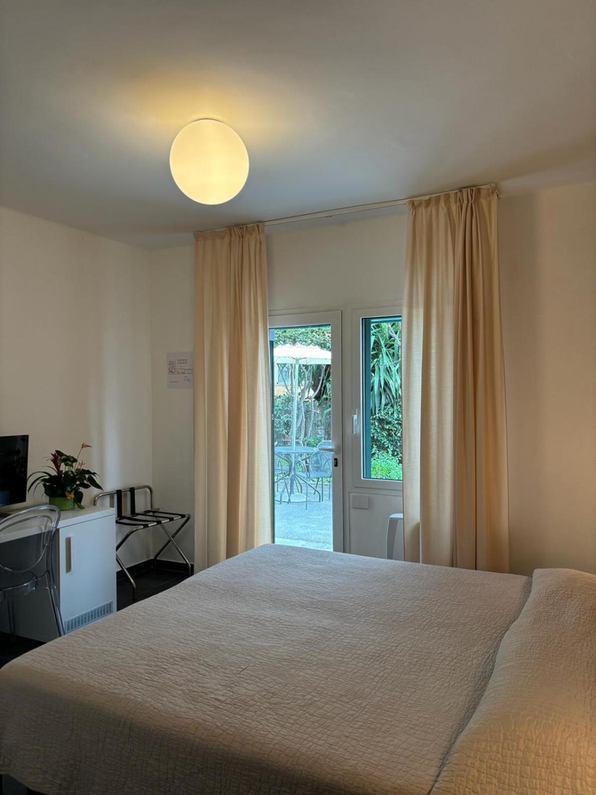 Hotel Delle Rose San Bartolomeo Al Mare Ngoại thất bức ảnh