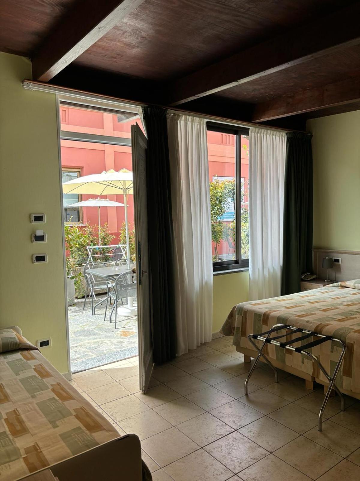 Hotel Delle Rose San Bartolomeo Al Mare Ngoại thất bức ảnh