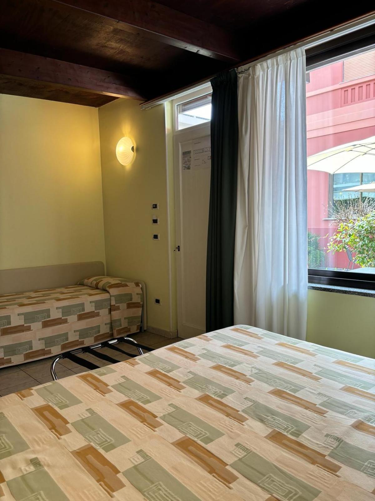 Hotel Delle Rose San Bartolomeo Al Mare Ngoại thất bức ảnh
