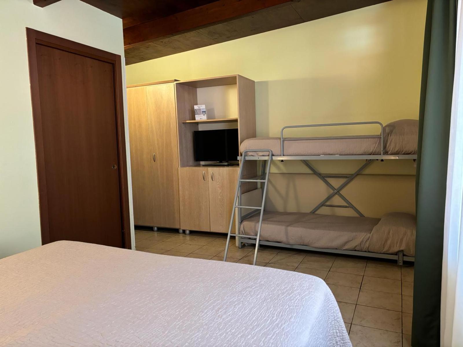 Hotel Delle Rose San Bartolomeo Al Mare Ngoại thất bức ảnh