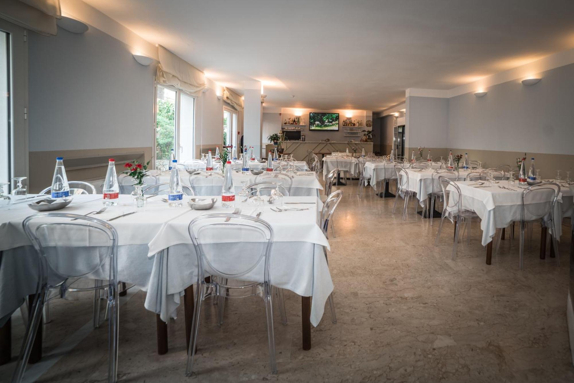Hotel Delle Rose San Bartolomeo Al Mare Ngoại thất bức ảnh