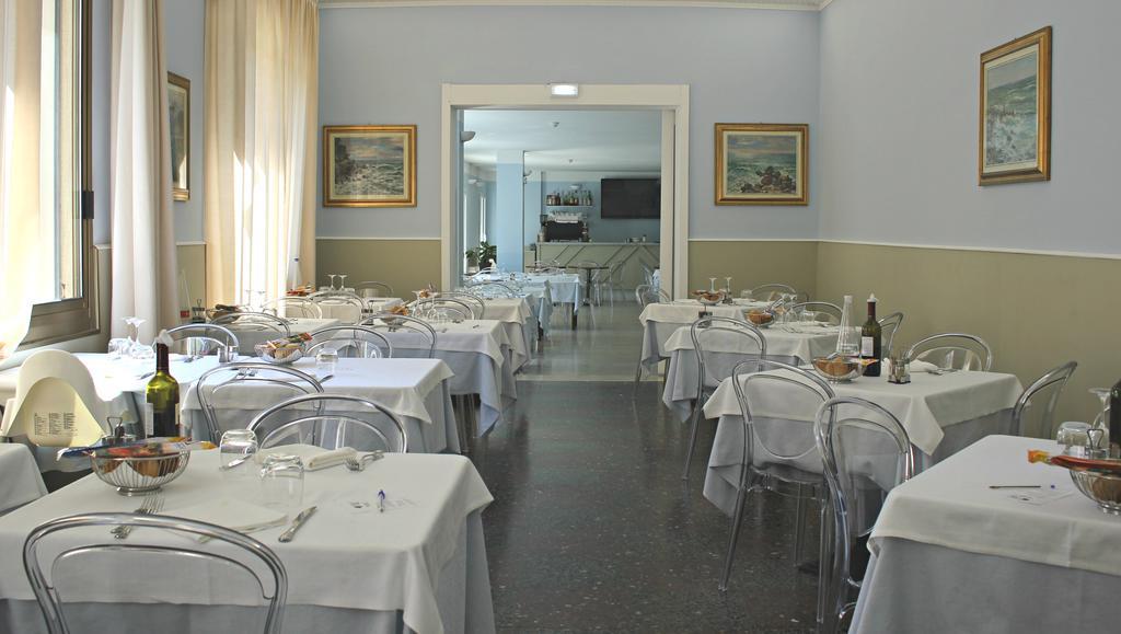 Hotel Delle Rose San Bartolomeo Al Mare Ngoại thất bức ảnh
