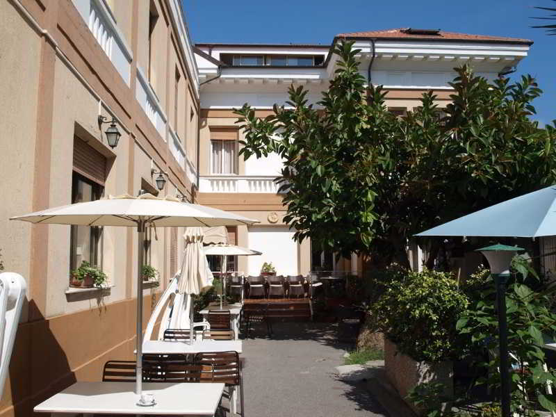 Hotel Delle Rose San Bartolomeo Al Mare Ngoại thất bức ảnh