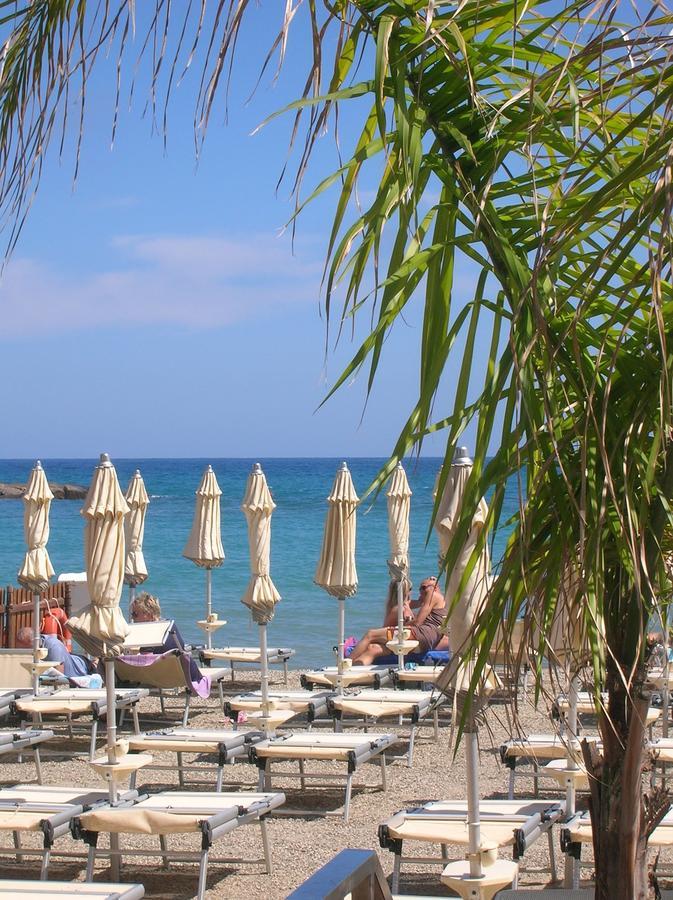 Hotel Delle Rose San Bartolomeo Al Mare Ngoại thất bức ảnh